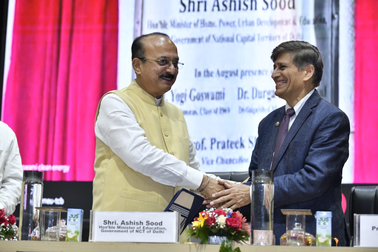 MoU signing ceremony photo 1 between CEA and NCEET, DTU